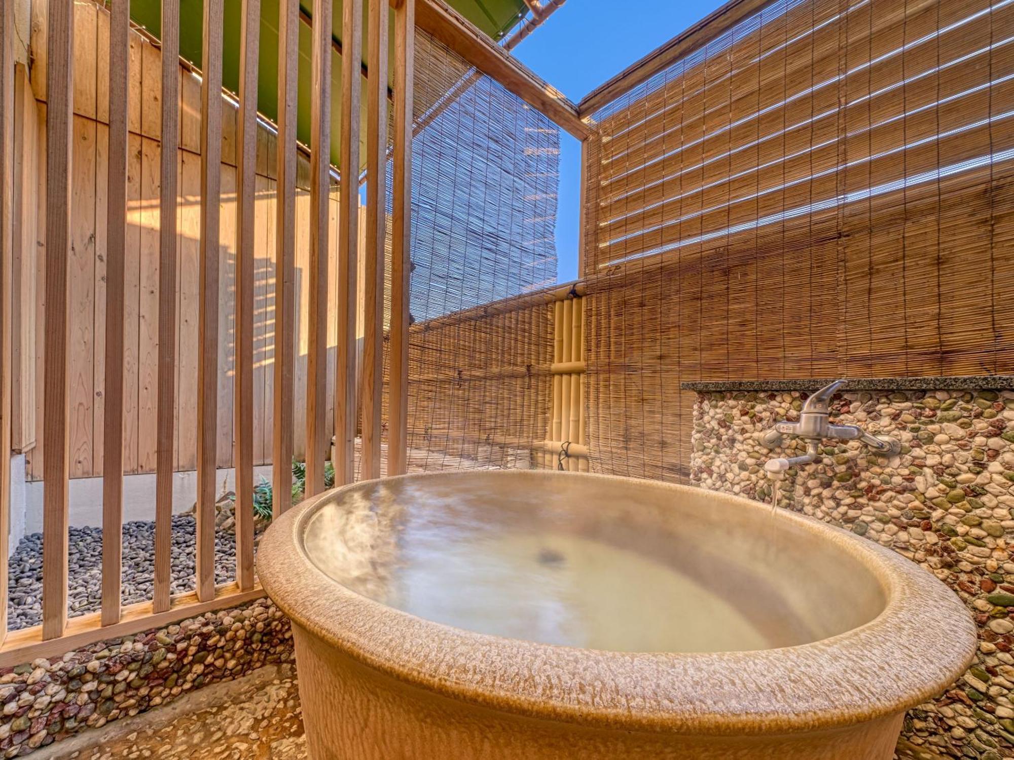 Ooedo Onsen Monogatari Ureshinokan Exterior photo