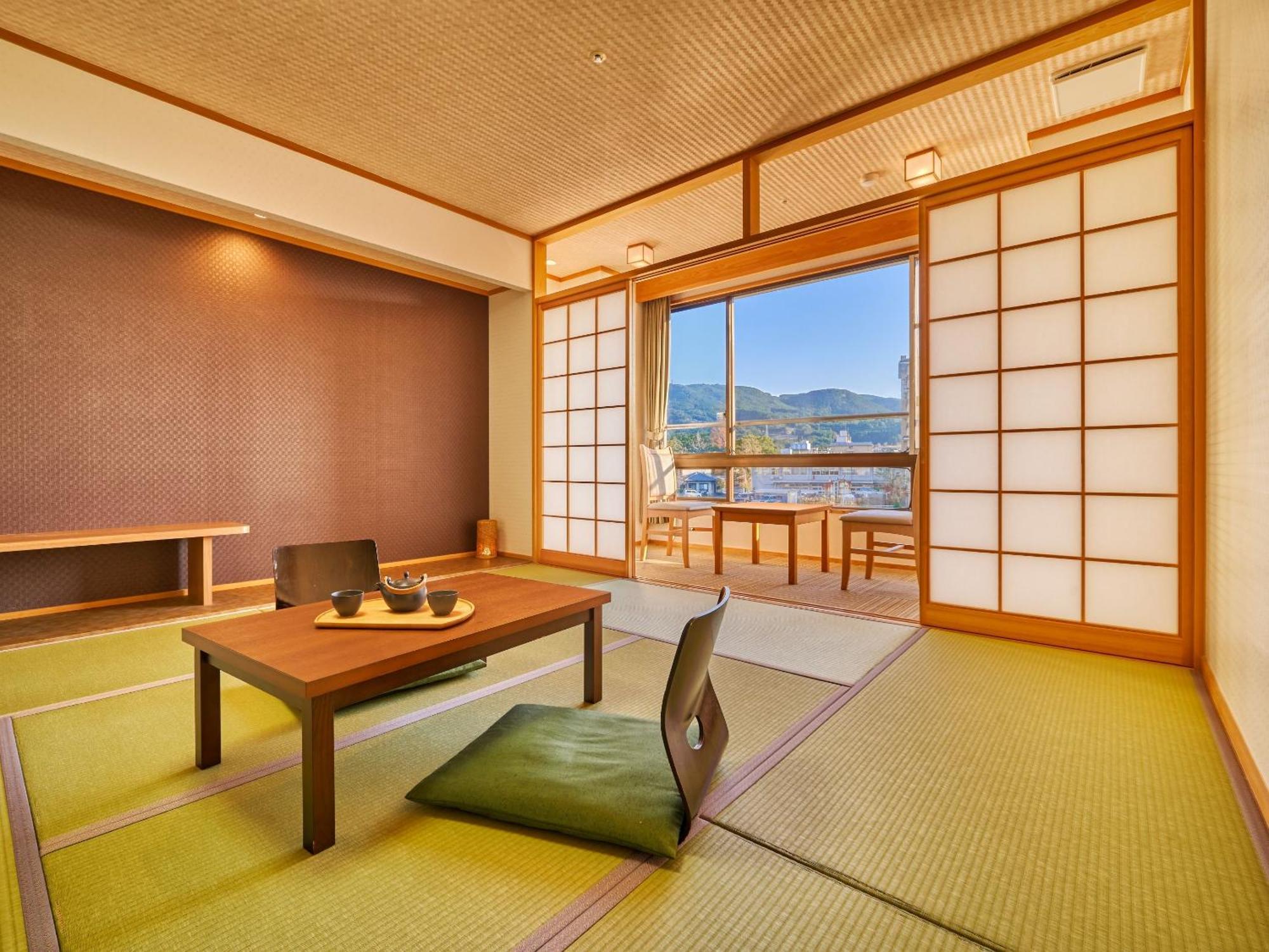 Ooedo Onsen Monogatari Ureshinokan Exterior photo