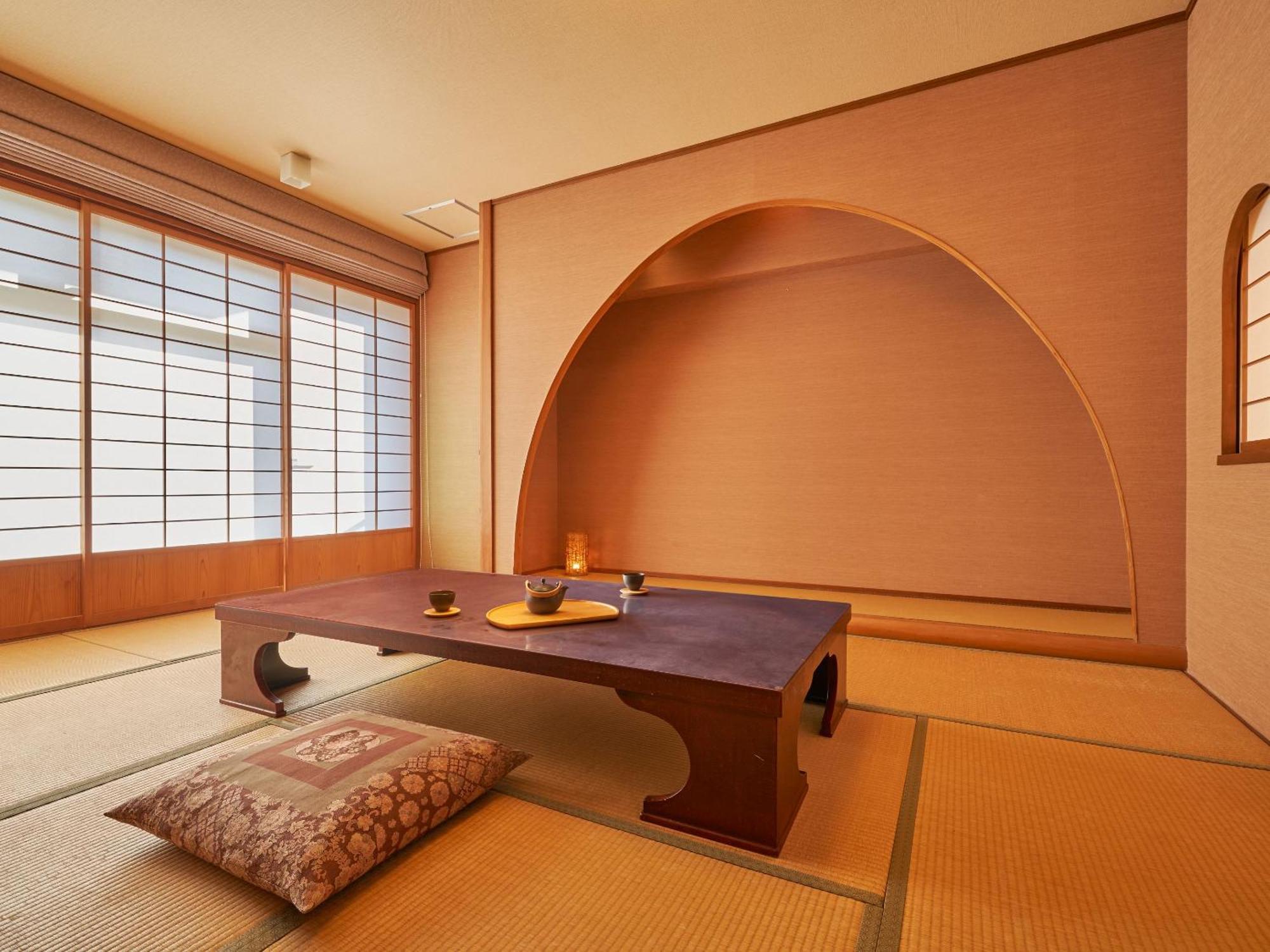 Ooedo Onsen Monogatari Ureshinokan Exterior photo