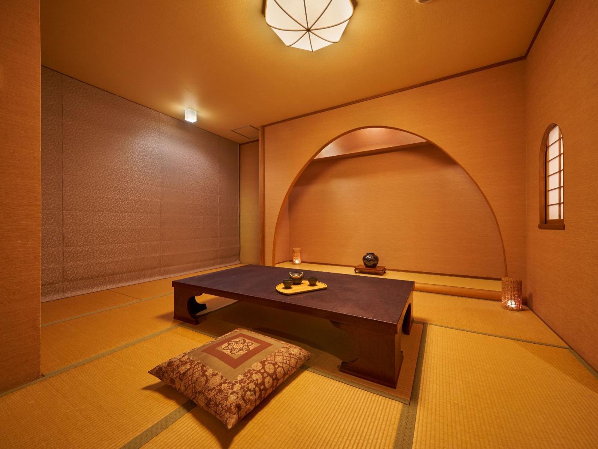 Ooedo Onsen Monogatari Ureshinokan Exterior photo